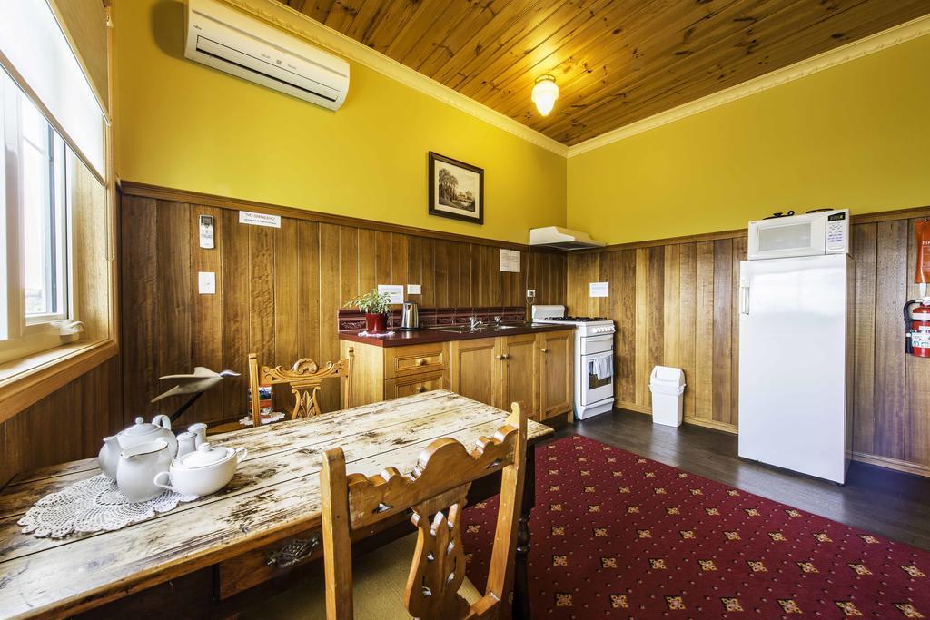 Touchwood Cottages Stanley Ngoại thất bức ảnh